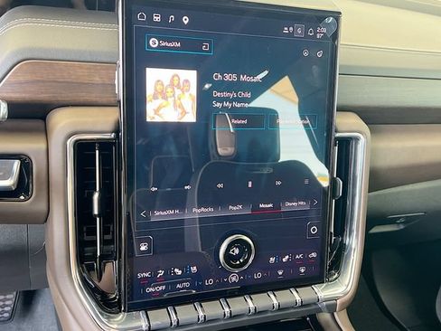 New 2026 GMC Yukon XL Denali Ultimate AWD/4WD image 10