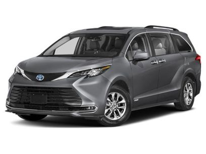 Used 2022 Toyota Sienna XLE w/ XLE Plus Package