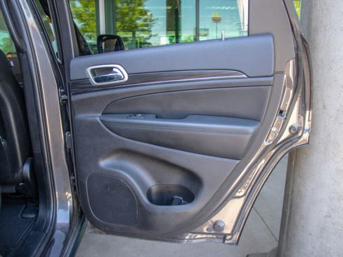 Used 2021 Jeep Grand Cherokee Limited w/ Luxury Group II image 23