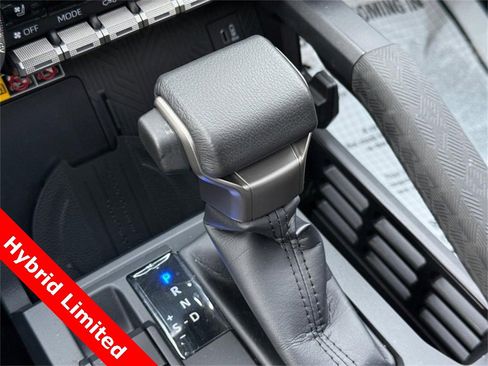 Used 2024 Toyota Tacoma Limited image 24