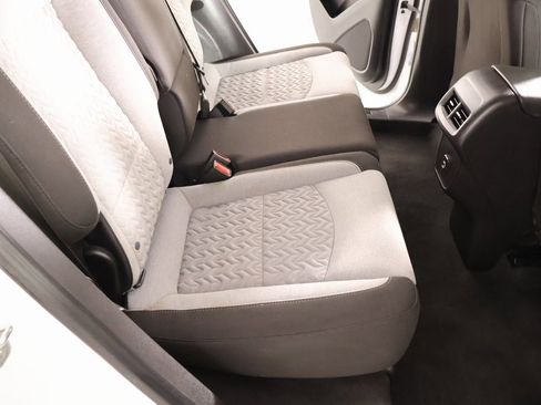 Used 2023 Chevrolet Equinox LT w/ Driver Convenience Package image 14