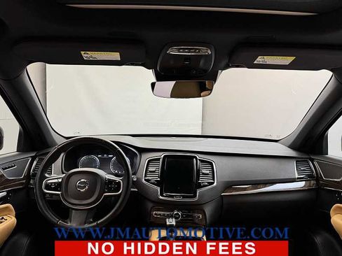 Used 2017 Volvo XC90 T6 Momentum w/ Vision Package image 11