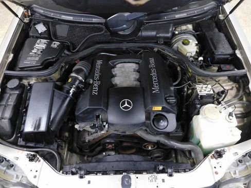 Used 1999 Mercedes-Benz E 320 4MATIC Sedan image 11