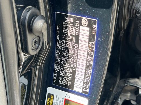 Used 2015 Toyota Camry XLE w/ Advanced Technology Package FWD image 34