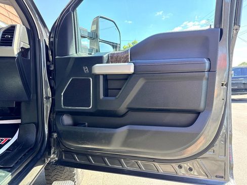 Used 2018 Ford F250 Lariat w/ Lariat Ultimate Package image 37