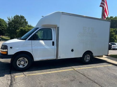 Used 2020 Chevrolet Express 3500 w/ Power Convenience Package RWD image 2