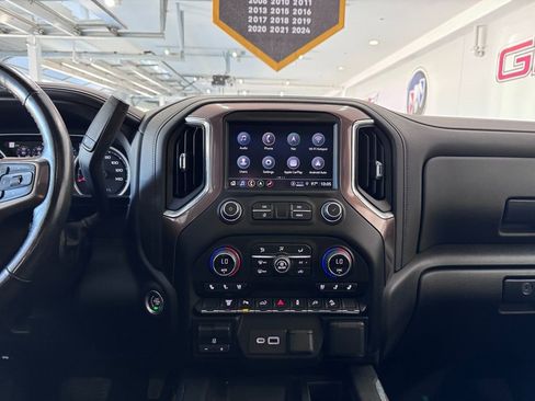 Used 2022 Chevrolet Silverado 2500 High Country AWD/4WD image 19