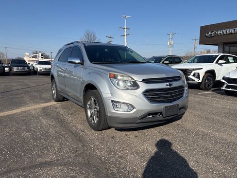 Used 2017 Chevrolet Equinox Premier w/ Enhanced Convenience Package image 3