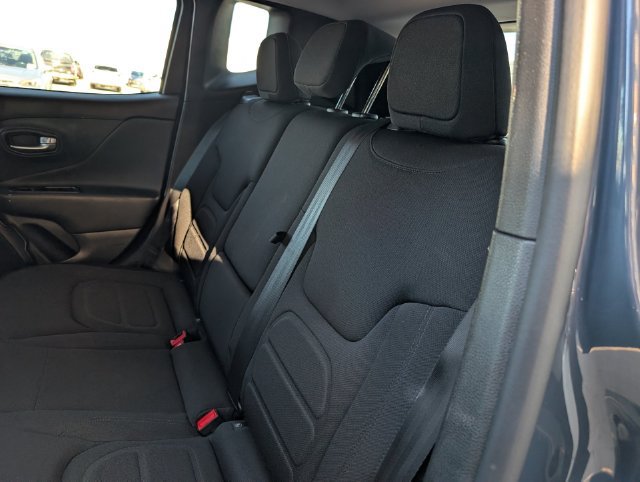 Used 2022 Jeep Renegade Latitude w/ Convenience Group AWD/4WD image 27