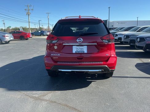 Used 2017 Nissan Rogue SL w/ SL Premium Package image 4