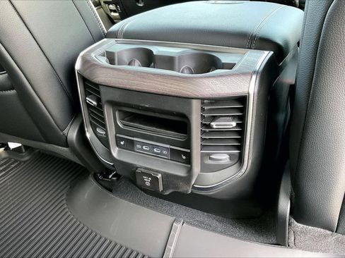 New 2026 RAM 1500 Laramie AWD/4WD image 15