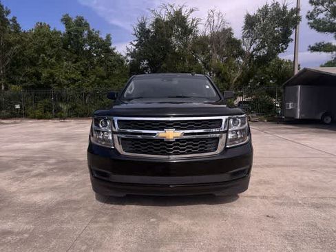 Used 2017 Chevrolet Suburban LT RWD image 17
