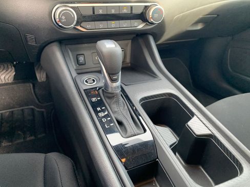 Used 2025 Nissan Sentra S image 40