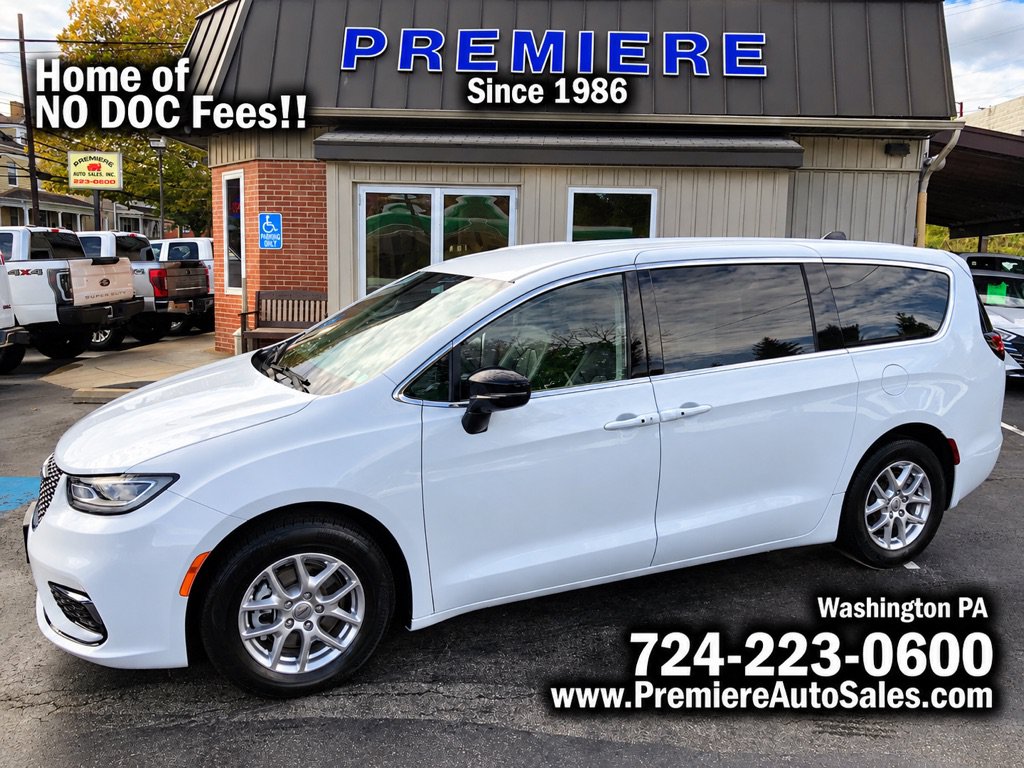 Used 2024 Chrysler Pacifica Touring-L FWD image 1