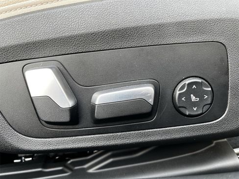 Used 2024 BMW M440i Coupe w/ Premium Package image 27