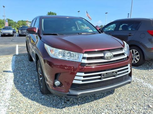 Used 2018 Toyota Highlander Plus AWD/4WD image 9
