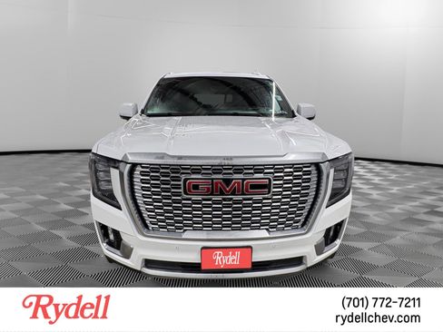 Used 2024 GMC Yukon Denali w/ Denali Reserve Package image 8