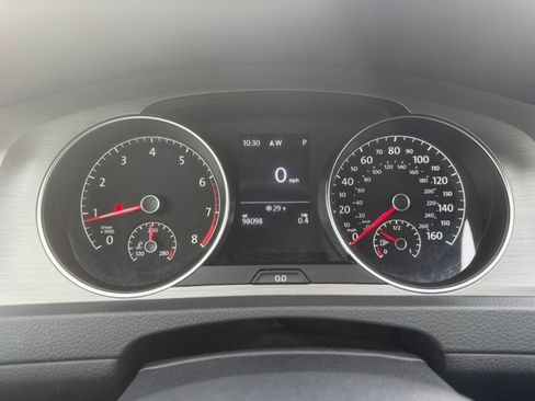 Used 2017 Volkswagen Golf S image 14