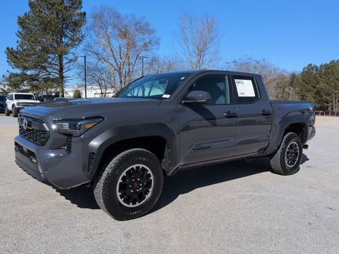 Used 2025 Toyota Tacoma TRD Off-Road image 8
