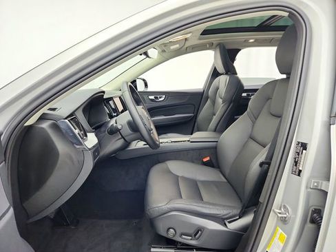 Certified 2025 Volvo XC60 B5 Plus image 17