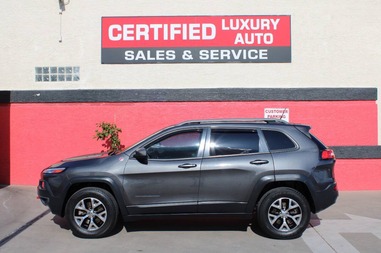 Used 2015 Jeep Cherokee Trailhawk w/ Comfort/Convenience Group AWD/4WD image 3