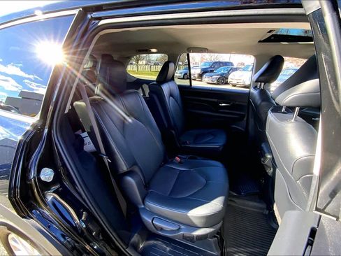 Used 2024 Toyota Grand Highlander XLE image 19