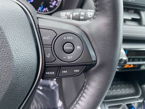 Used 2022 Toyota RAV4 XLE w/ XLE Grade Weather Package AWD/4WD image 24