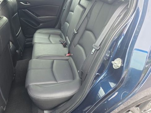 Used 2018 MAZDA MAZDA3 Touring FWD image 15