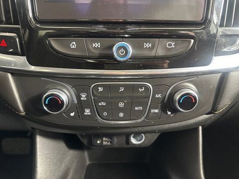 Used 2020 Chevrolet Traverse RS image 20