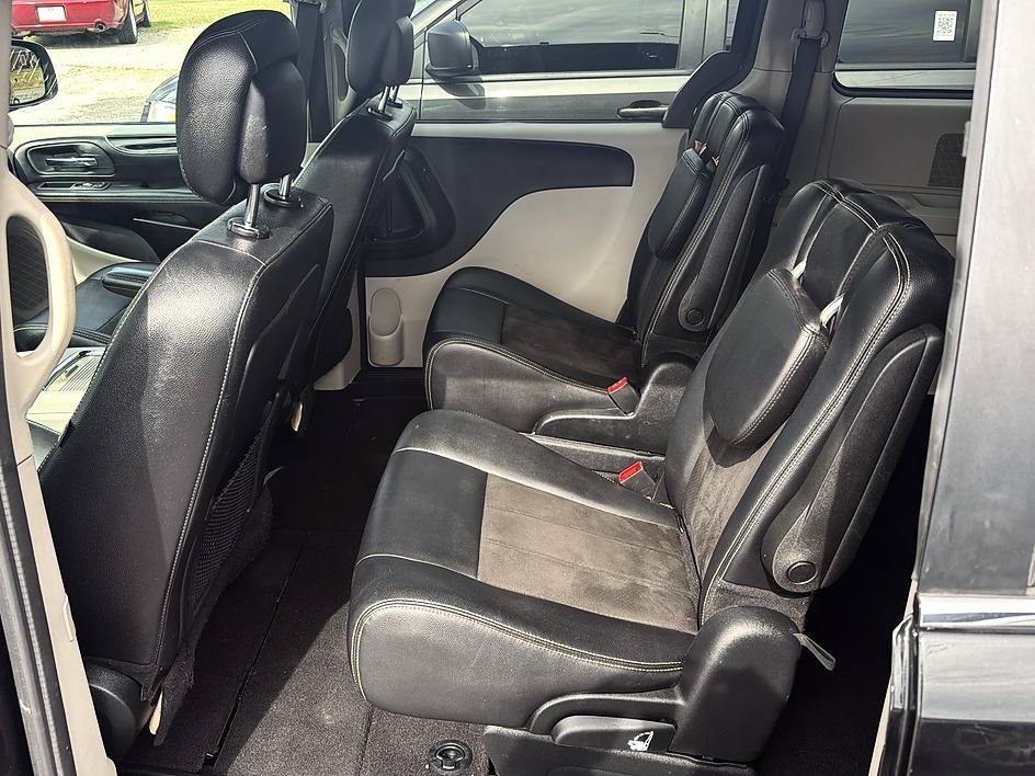 Used 2019 Dodge Grand Caravan SXT FWD image 15