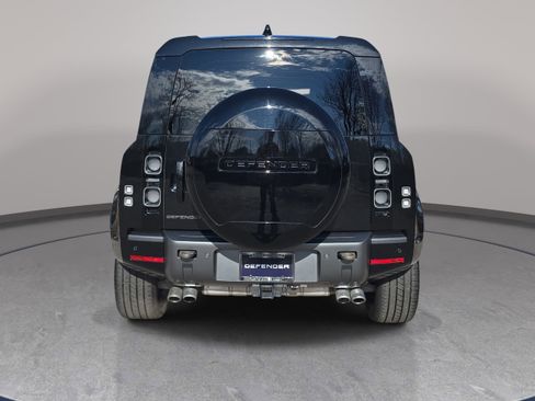 Certified 2024 Land Rover Defender 110 V8 image 6