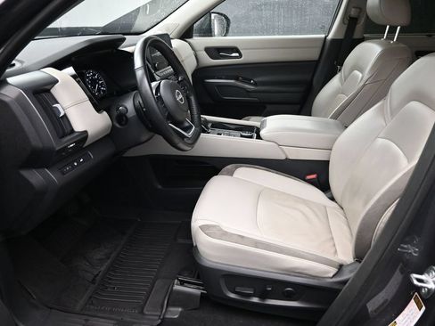 Used 2022 Nissan Pathfinder SL w/ SL Premium Package AWD/4WD image 19