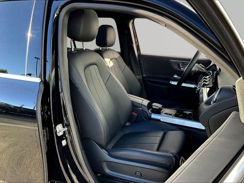 Used 2023 Mercedes-Benz GLB 250 image 27