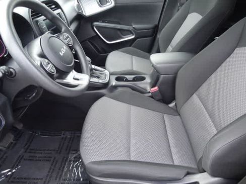 Used 2024 Kia Soul LX w/ Option Group 015 FWD image 6