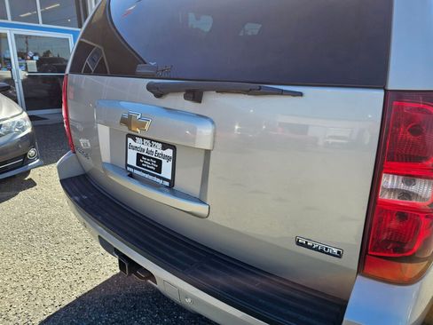 Used 2009 Chevrolet Tahoe LT w/ Luxury Package image 18