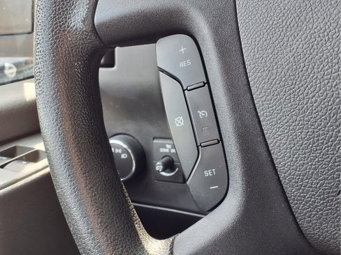 Used 2018 GMC Savana 2500 w/ Driver Convenience Package image 19