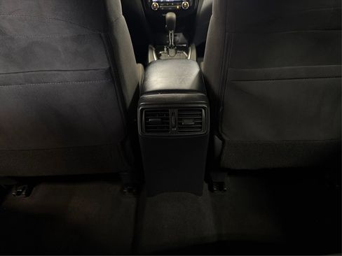 Used 2016 Nissan Rogue SV w/ SV Premium Package image 25