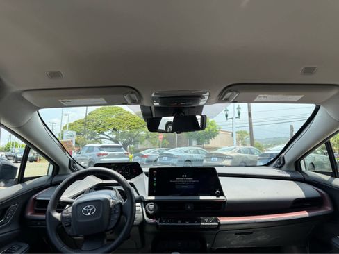 Used 2024 Toyota Prius Prime FWD image 10