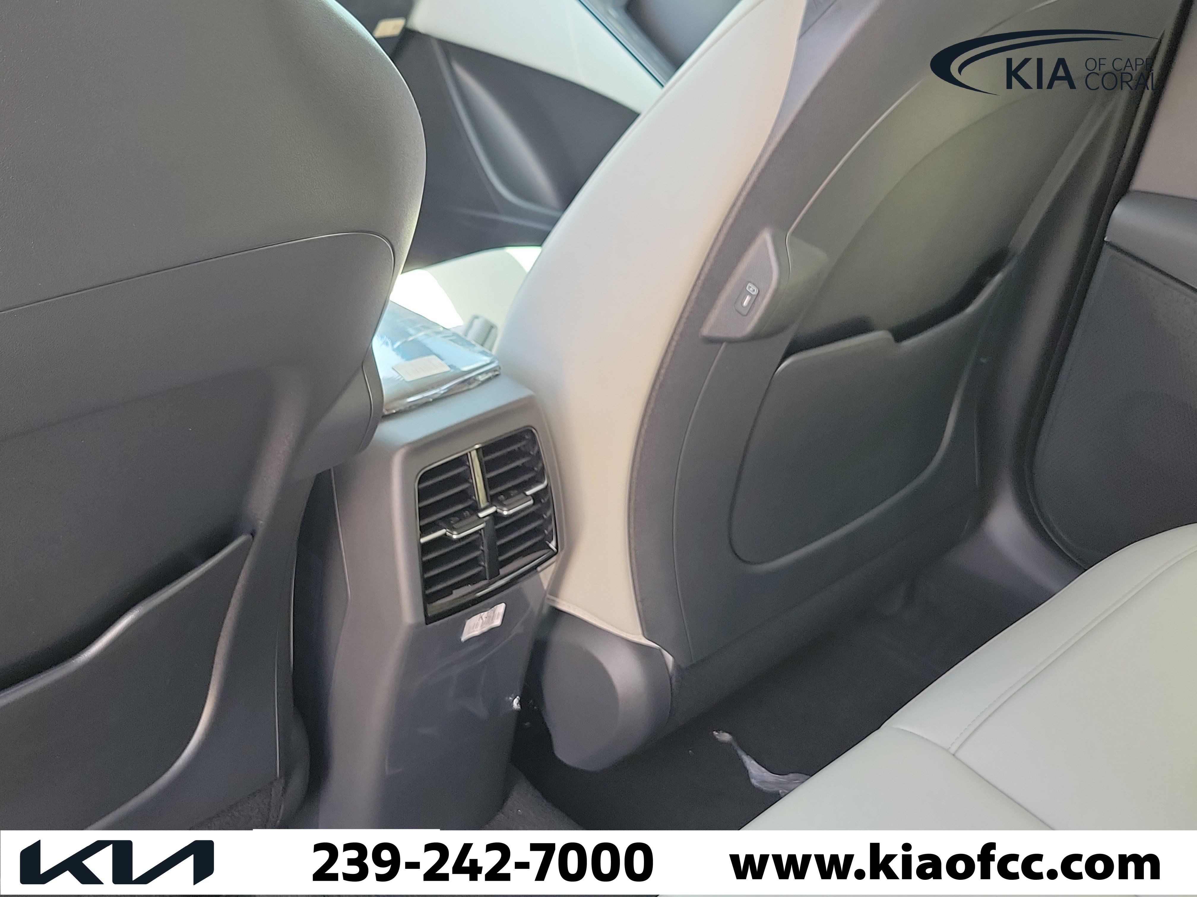 New 2026 Kia Niro EX FWD image 14