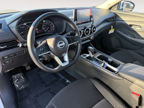 Used 2025 Nissan Sentra SV image 15