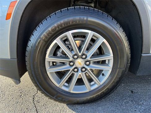 Used 2023 Chevrolet Traverse LT image 11