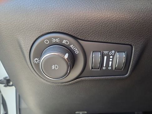 New 2026 Jeep Compass Latitude image 21