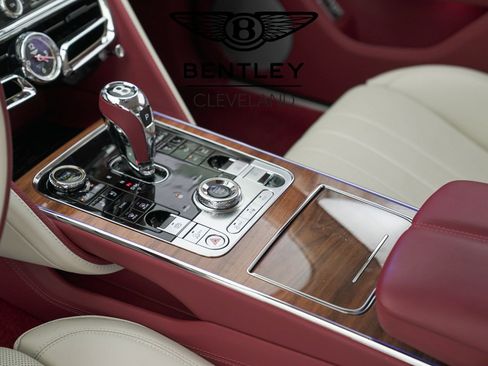 Used 2023 Bentley Flying Spur V8 image 6