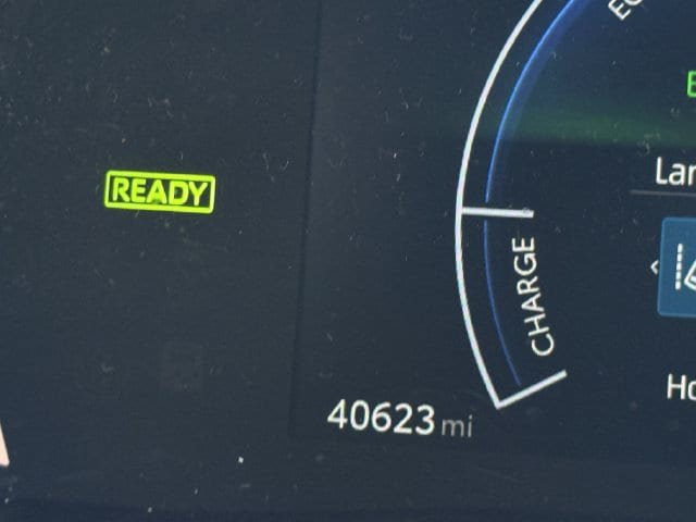 Used 2025 Toyota Camry SE w/ Convenience Package FWD image 17