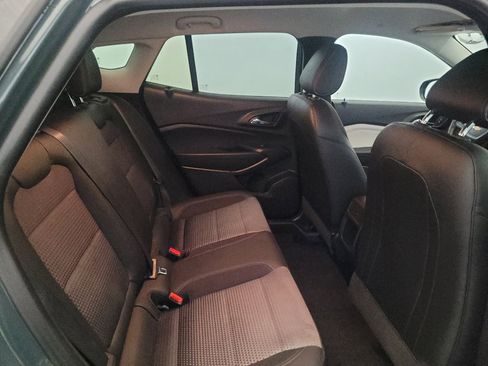 Used 2025 Chevrolet Trax LT FWD image 19