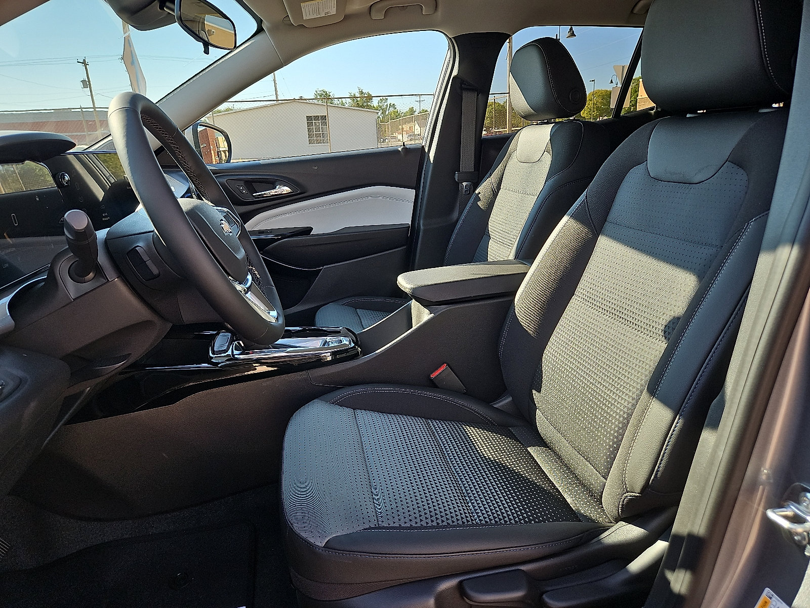 New 2026 Chevrolet Trax LT w/ LT Convenience Package FWD image 13