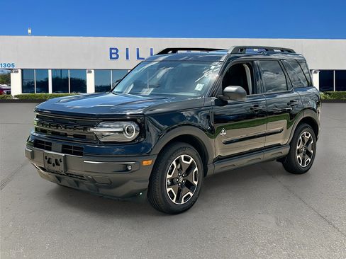Used 2023 Ford Bronco Sport Outer Banks w/ Tech Package AWD/4WD image 3