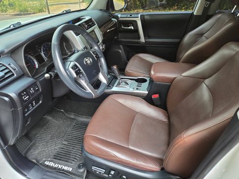Used 2018 Toyota 4Runner Limited AWD/4WD image 38