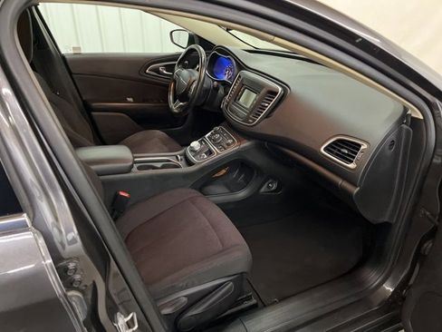 Used 2015 Chrysler 200 Limited w/ Convenience Group image 23