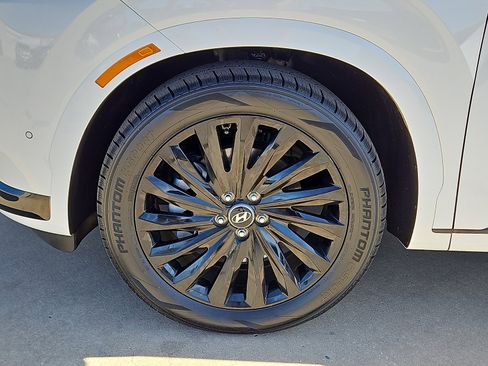 Used 2025 Hyundai Palisade Calligraphy image 5